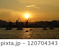 神戸港の夕暮れ 120704343
