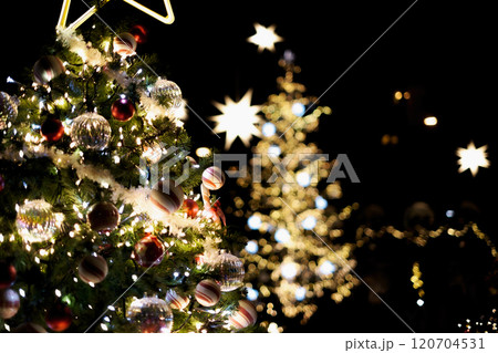 クリスマスイルミネーション 120704531