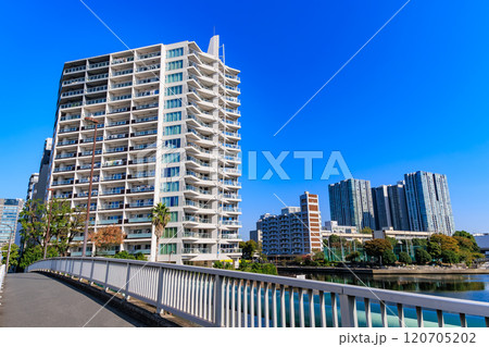 東京　品川区　天王洲運河沿いに立つ高層マンション 120705202