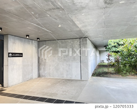 2019年オープン　沖縄宮古島のみやこ下地島空港ターミナル 120705333