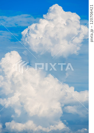 夏空と入道雲 120706421