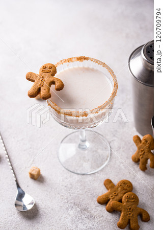 Christmas winter creamy cocktail eggnog 120709794