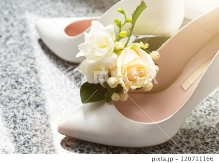 wedding attributes of brides. wedding accessories. wedding trifles 120711166