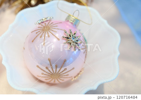 祝福の球 - 皿の上のクリスマスメッセージ 120716484