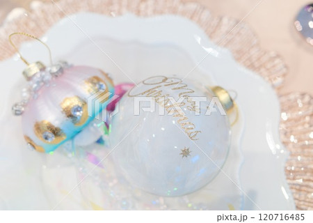 祝福の球 - 皿の上のクリスマスメッセージ 祝福の球 - 皿の上のクリスマスメッセージ 120716485