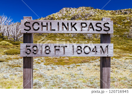 Schlink Pass Landscape in Kosciuszko National Park in Australia Schlink Pass Landscape in Kosciuszko National Park in Australia 120716945