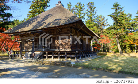 特別名勝毛越寺の秋 常行堂 岩手県 特別名勝毛越寺の秋 常行堂 岩手県 120717915