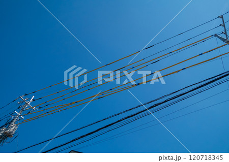 電線と黄色いカバー 電線と黄色いカバー 120718345