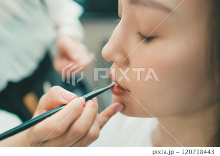 プロのメイクテクニック 120718443