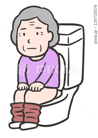 トイレに座って排泄をする高齢者の女性 120718570