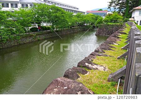 小田原城の堀【神奈川県小田原市】 小田原城の堀【神奈川県小田原市】 120720983