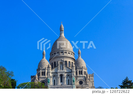 Basilica of the Sacred Heart of Montmartre, commonly known as Sacre-Coeur Basilica in Paris, France 120722622