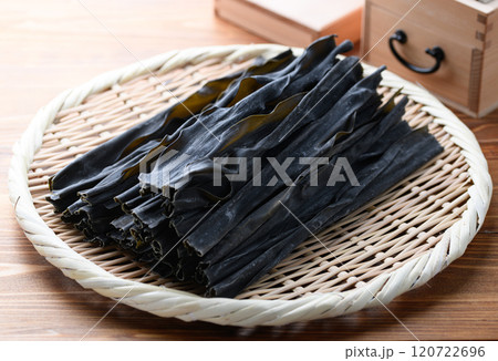 日高昆布 出汁用乾物 高級感ある和食食材イメージ 日高昆布 出汁用乾物 高級感ある和食食材イメージ 120722696