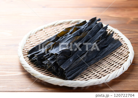 日高昆布 出汁用乾物 高級感ある和食食材イメージ 日高昆布 出汁用乾物 高級感ある和食食材イメージ 120722704