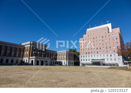 群馬県庁昭和庁舎と群馬県警察本部庁舎 前橋市 群馬県庁昭和庁舎と群馬県警察本部庁舎 前橋市 120723527