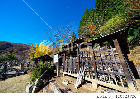日川渓谷、栖雲寺の武田信満公墓所 日川渓谷、栖雲寺の武田信満公墓所 120723726
