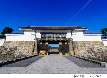 二条城のメインエントランス 東大手門（京都府京都市） 120726900