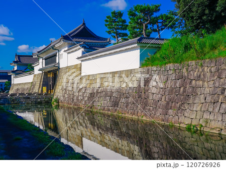 二条城のメインエントランス 東大手門（京都府京都市） 120726926