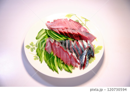 カツオ 120730594