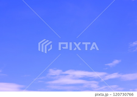 青空と白い雲(背景素材) 青空と白い雲(背景素材) 120730766