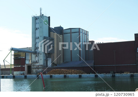 Lantmannen industry facility in the port of Klintehamn on Gotland, Sweden. 120730965