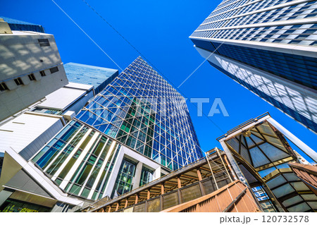日本の東京都市景観 渋谷アクシュなどを望む、窓ガラスに渋谷クロスタワーが映る=25日 日本の東京都市景観 渋谷アクシュなどを望む、窓ガラスに渋谷クロスタワーが映る=25日 120732578