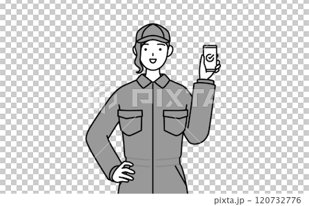 仕事でスマホを使うつなぎ姿の女性整備士 120732776