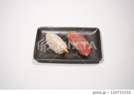 つぶ貝の握り寿司、マグロの握り寿司 つぶ貝の握り寿司、マグロの握り寿司 120733338