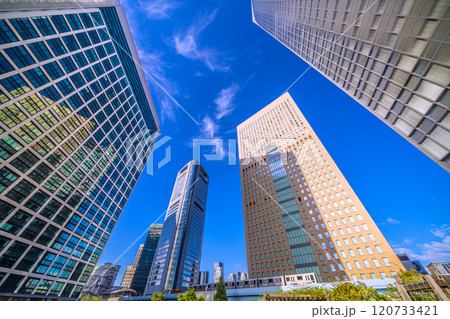日本の東京都市景観 朝の光。汐留のオフィスビル群などを望む。新たな時代へ、奥に麻布台ヒルズ＝9日 120733421