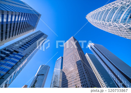 日本の東京都市景観 11月。工学院大学や東京モード学園コクーンタワーなどを望む＝22日 120733867