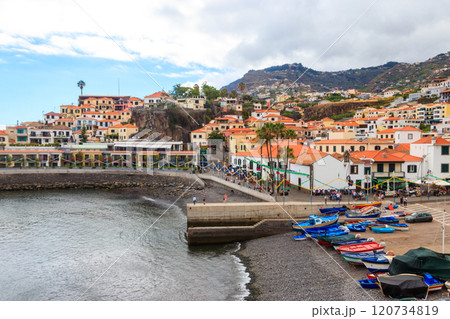 Scenic aerial view of famous fishing village of Camara de Lobos in Madeira island, Portugal 120734819