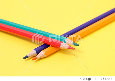 文房具, 色鉛筆, 鉛筆, 色えんぴつ, 文具, 描く, 紙, 絵, アート, 筆記用具, 教育 120735281