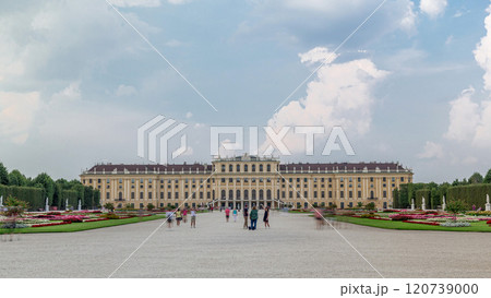 Beautiful view of famous Schonbrunn Palace timelapse hyperlapse with Great Parterre garden in Vienna, Austria 120739000