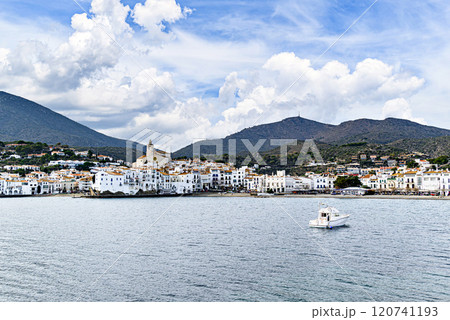 Beautiful views of the picturesque town of Cadaques, Costa Brava, Girona, Catalonia, Spain 120741193