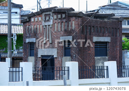 奈良市に残る土木遺産「奈良阪計量器室」（1922年建造） 120743078