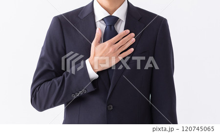 おまかせポーズの男性のイメージ　(写真素材) 120745065