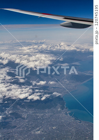 飛行機から見た空 飛行機から見た空 120745195