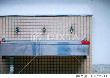 水飲み場 水飲み場 120745211