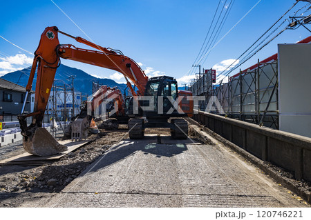 埼玉県秩父市　秩父陸橋解体工事　重機ユンボ 120746221