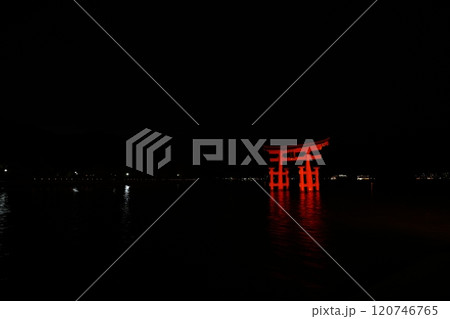 宮島の夜景 120746765