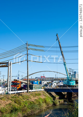 橋梁架け替え工事中の幹線道路 国道254号 2024.11　b-1 120748071