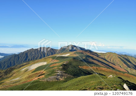 晩秋の日本百名山「飯豊山」 晩秋の日本百名山「飯豊山」 120749176