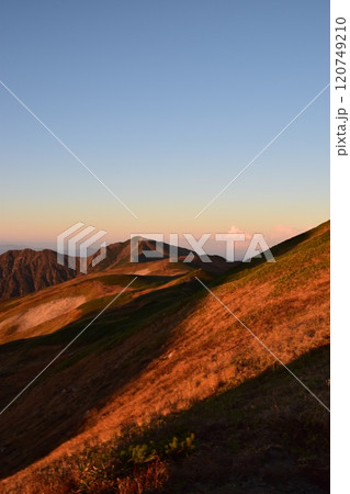 晩秋の日本百名山「飯豊山」 120749210