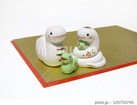 へび　巳年　年賀素材　家族　夫婦　ファミリー　 120750740