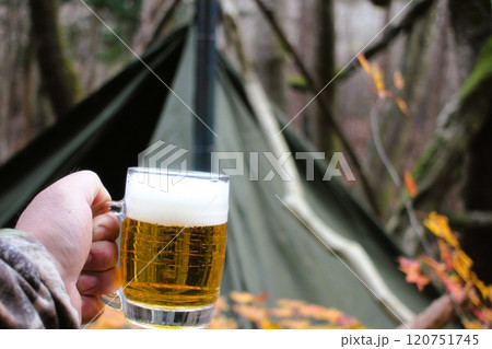 軍幕キャンプで乾杯 軍幕キャンプで乾杯 120751745