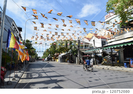 ベトナム・ホイアン市街地の街並み 120752080