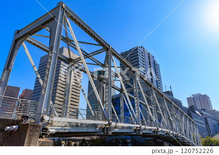 東京　品川区　天王洲アイルの都市風景　天王洲ふれあい橋 120752226