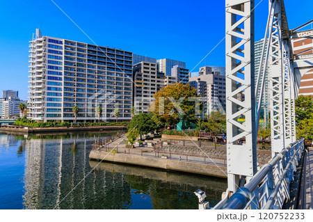 東京　品川区　天王洲アイルの都市風景　天王洲ふれあい橋 120752233