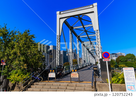 東京　品川区　天王洲アイルの都市風景　天王洲ふれあい橋 120752243