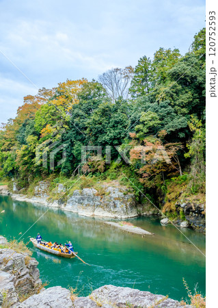 秋の長瀞渓谷 ライン下り 埼玉県長瀞町 秋の長瀞渓谷 ライン下り 埼玉県長瀞町 120752593
